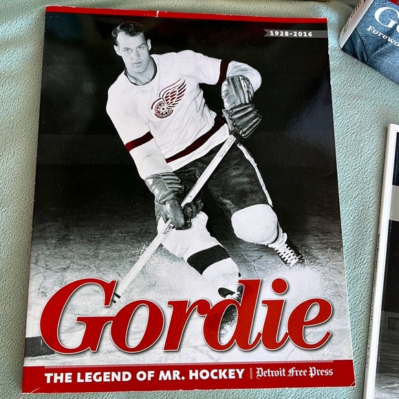 Mr. Hockey Gordie Howe, NHL Book Collection - Picture 7 of 12